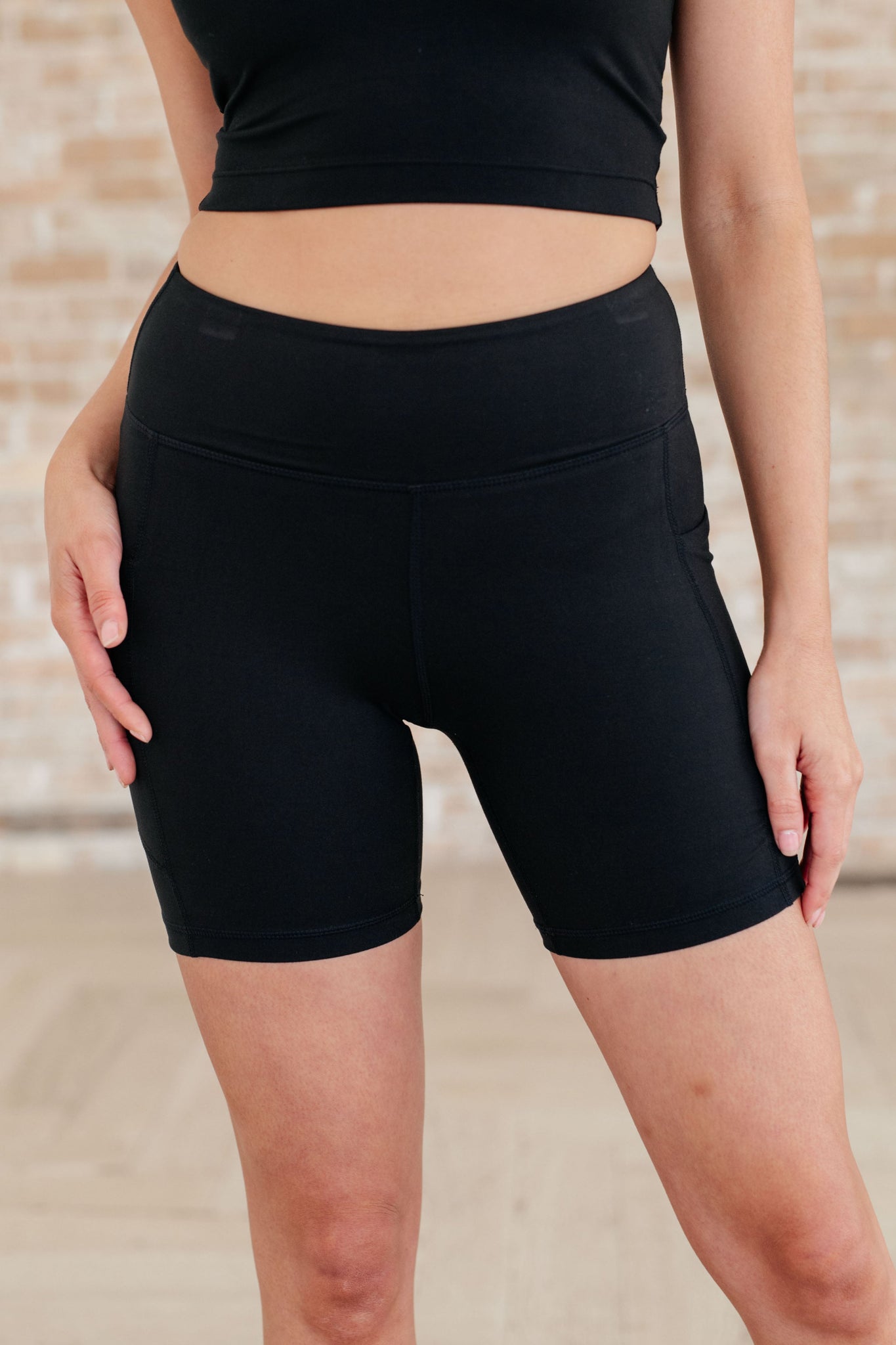 Getting Active Biker Shorts in Black