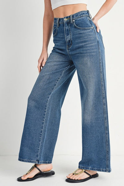 HIGH-RISE WIDE-LEG JEANS